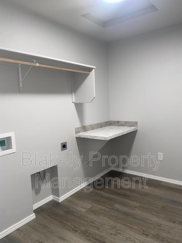 Building Photo - 1415 Carrol Town Wy