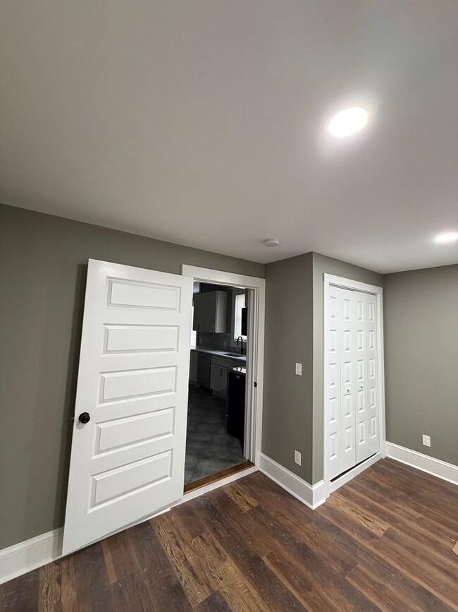 Building Photo - 1108 N Main St