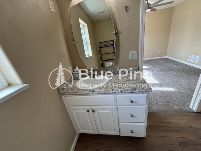 Building Photo - 3736 Ellendale Cir