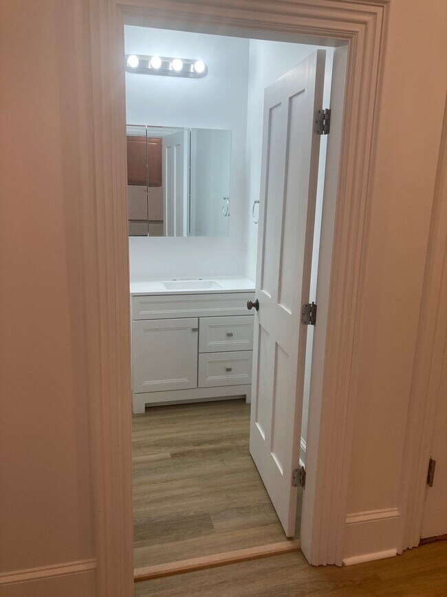 Building Photo - 119 Pleasant St