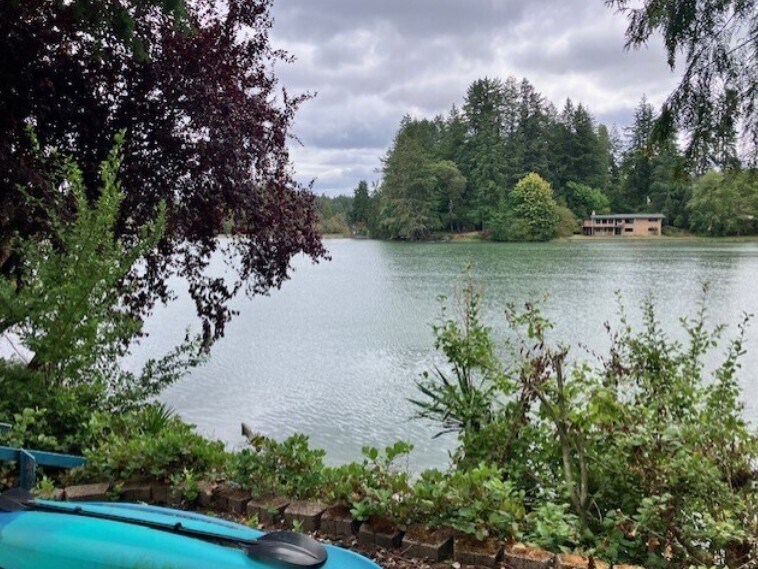 Building Photo - 5734 Garden Lane Northwest