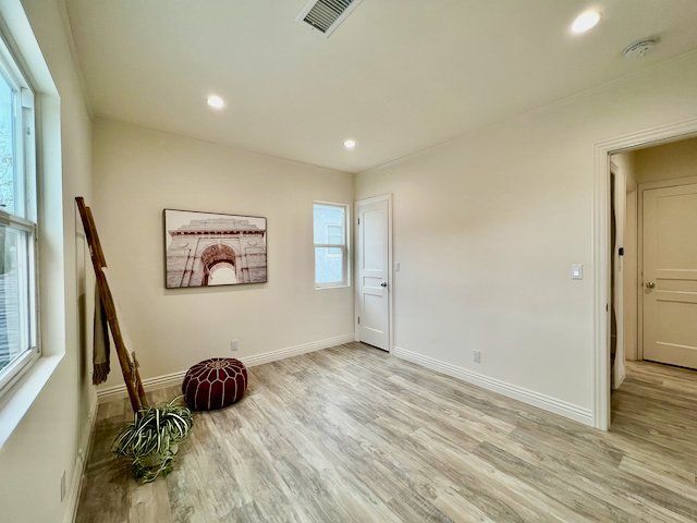 Building Photo - 124 N Pass Ave