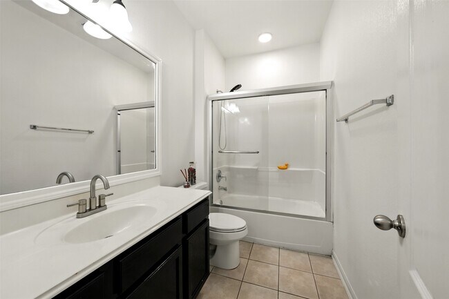 Building Photo - 9219 Gilbert Hollow Dr