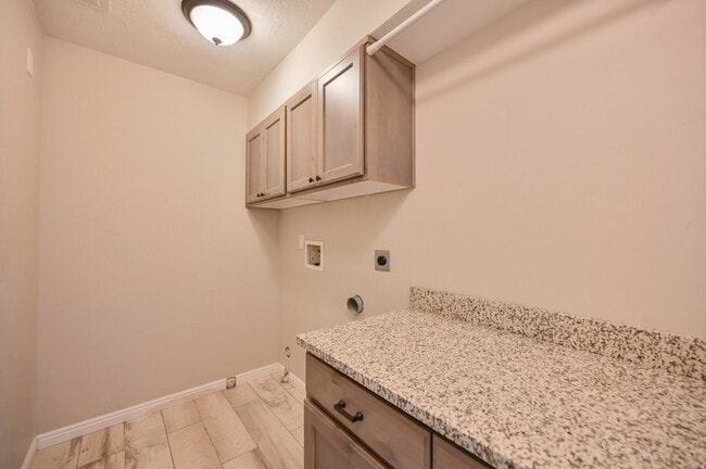 Building Photo - 172 Bridgepark Cir