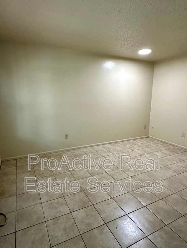 Building Photo - 951 Bellmore Ave