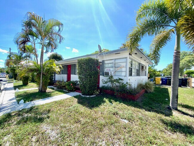 Primary Photo - 630 N Federal Hwy