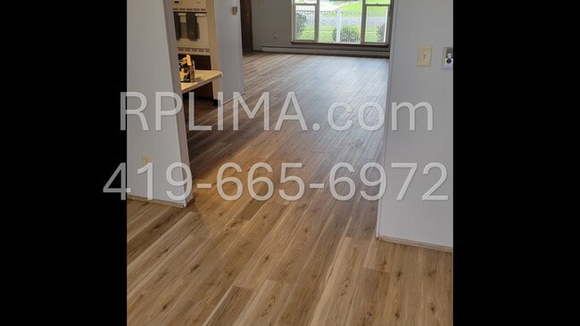 Building Photo - 2450 Sherwood Dr