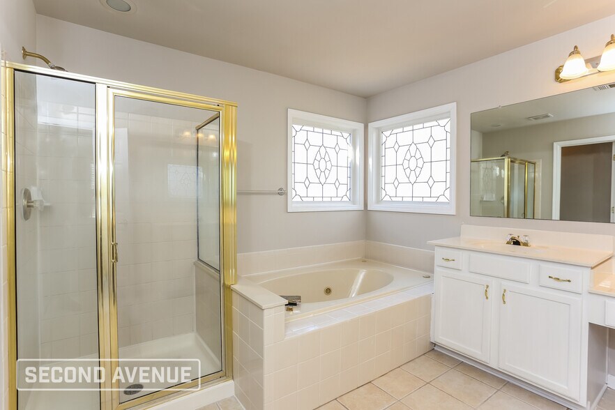 Building Photo - 3725 Hansberry Dr