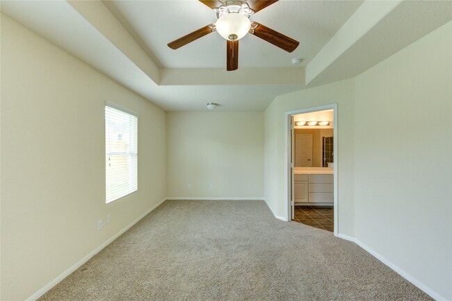 Building Photo - 14839 Fir Knoll Way