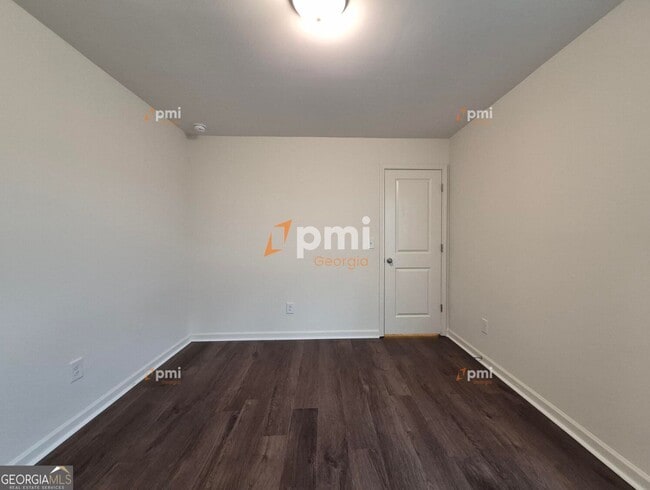 Building Photo - 1081 Cold Water Dr