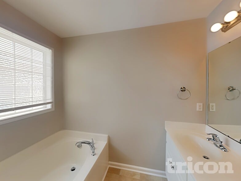 Building Photo - 51 Bear Oak Dr