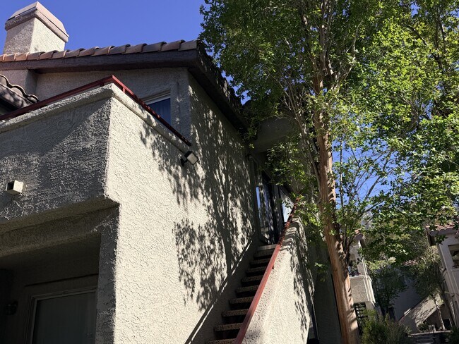 Building Photo - 4955 S Lindell Rd