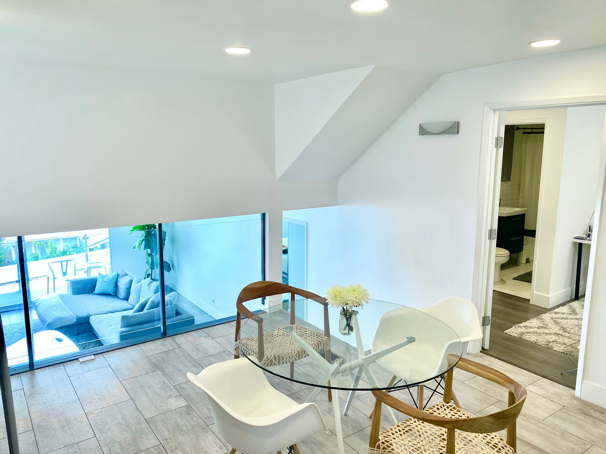 Loft Design--Split Level - 18203 Coastline Dr