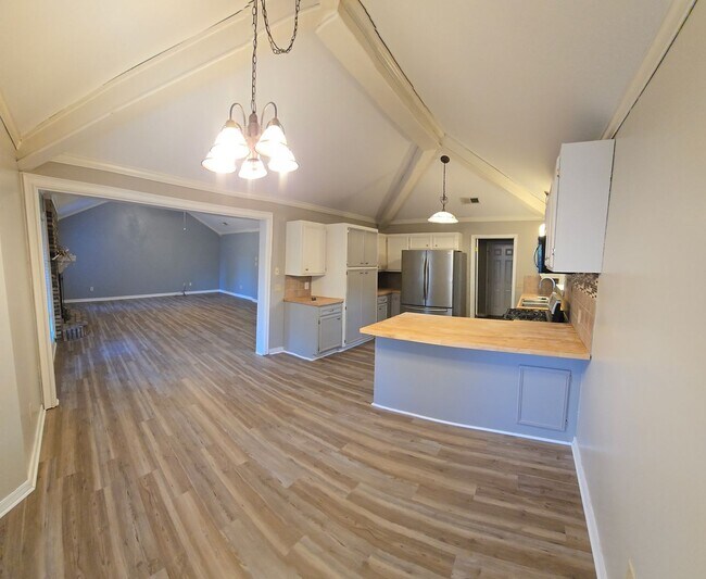Building Photo - 6213 W Oxbow Loop