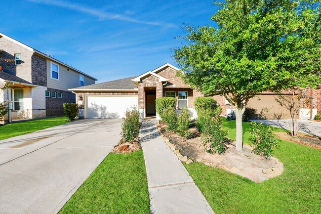 Building Photo - 24654 Greenwood Bay Dr