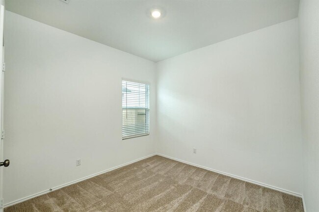 Building Photo - 1123 Catfish Ln