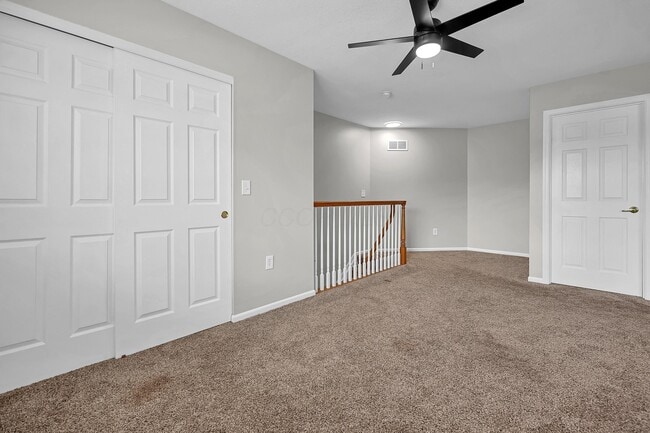 Building Photo - 206 Pioneer Cir