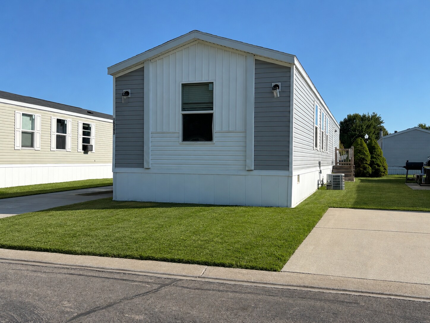 Building Photo - 15345 Dominique Dr
