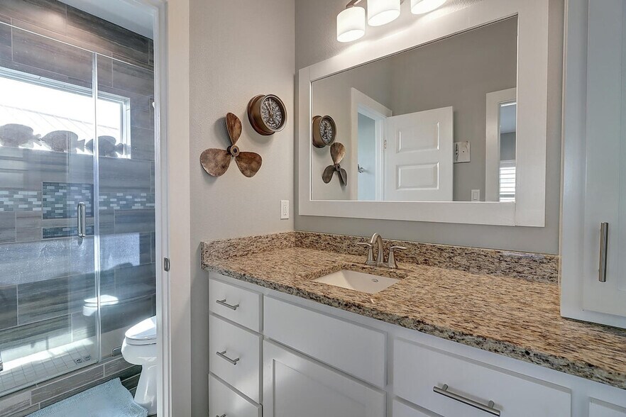 Building Photo - 409 Paradise Pointe Dr