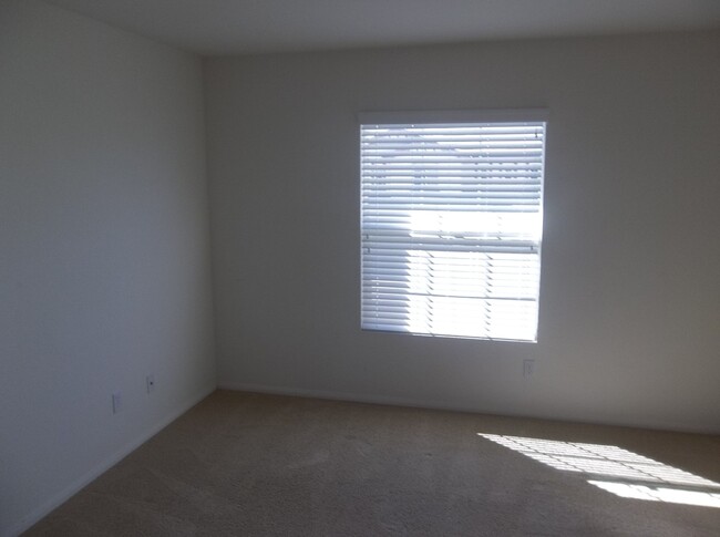 Building Photo - 4 bedroom Menifee home in the Gated Commun...