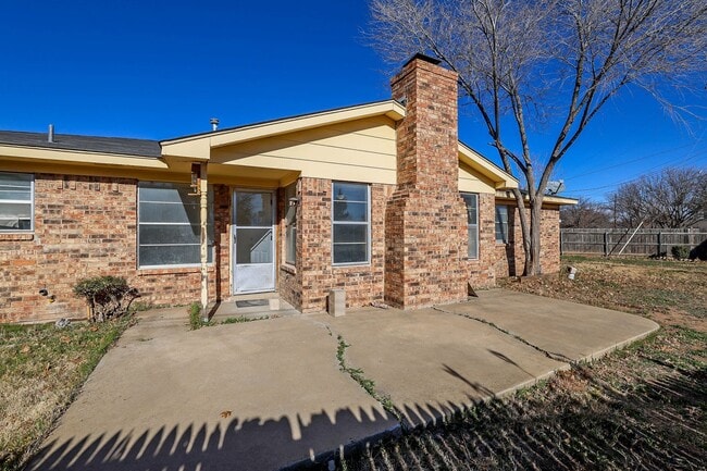Building Photo - 3 bedroom rental in Ridgecrest!