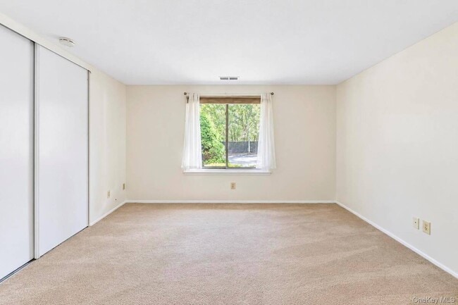 Building Photo - 167 Cambridge Dr