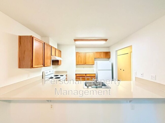 Building Photo - 3412 NE 66th Ave