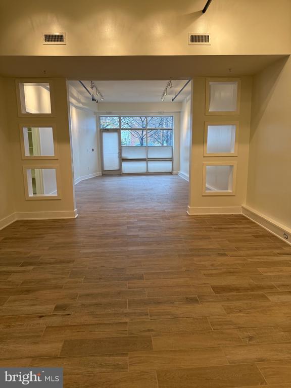 Building Photo - 4334 Farragut St