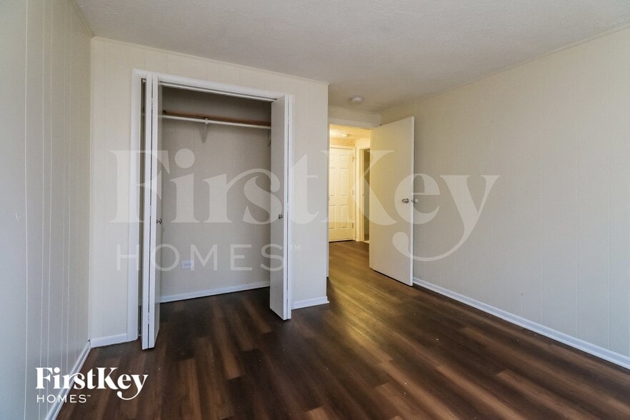 Building Photo - 7437 W Hickory Creek Dr