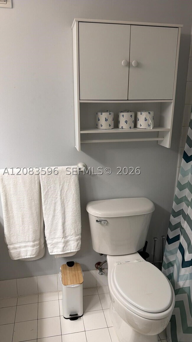 Building Photo - 1200 Brickell Bay Dr