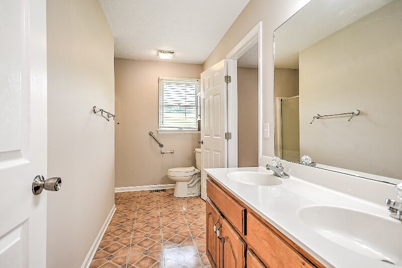 Building Photo - 5524 Carters Vly Rd