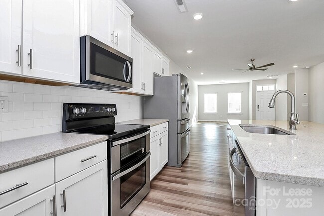 Building Photo - 646 Sagecroft Ln