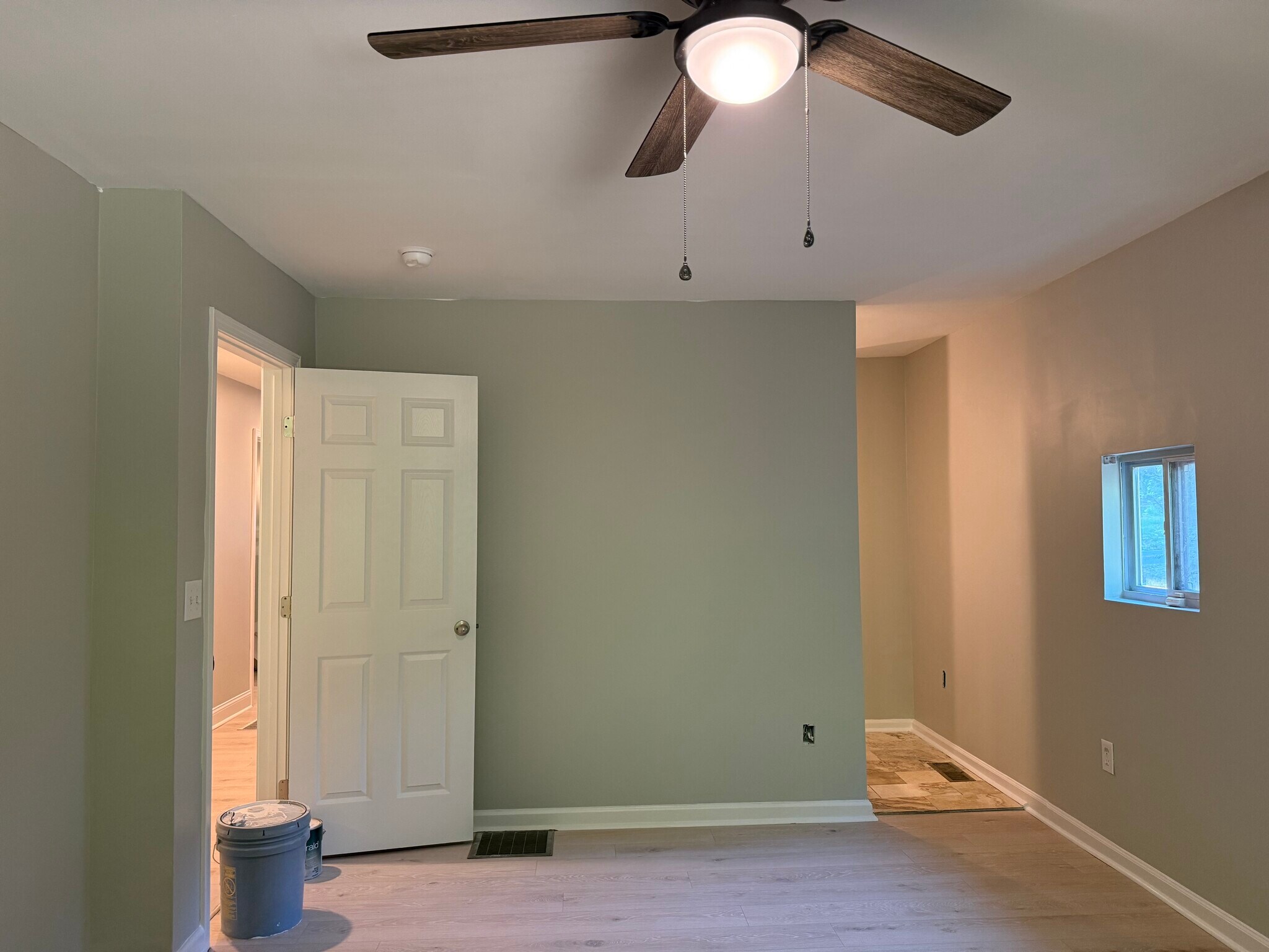 Spacious bedrooms - 4700 Dean Ct