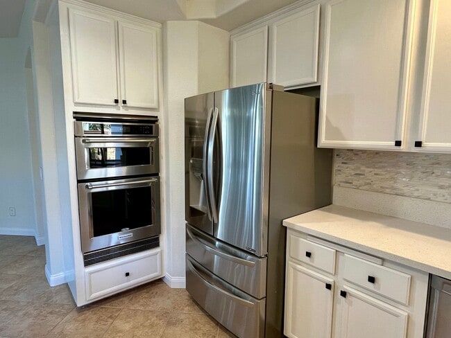 Building Photo - 4 Bedroom 3 Bath  Rancho Del Rey -Chula Vista