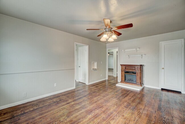 Building Photo - 2 Bed 1 Bath Duplex in MWC