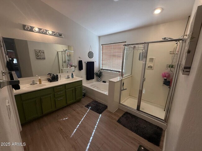 Building Photo - 1883 N Desert Willow St