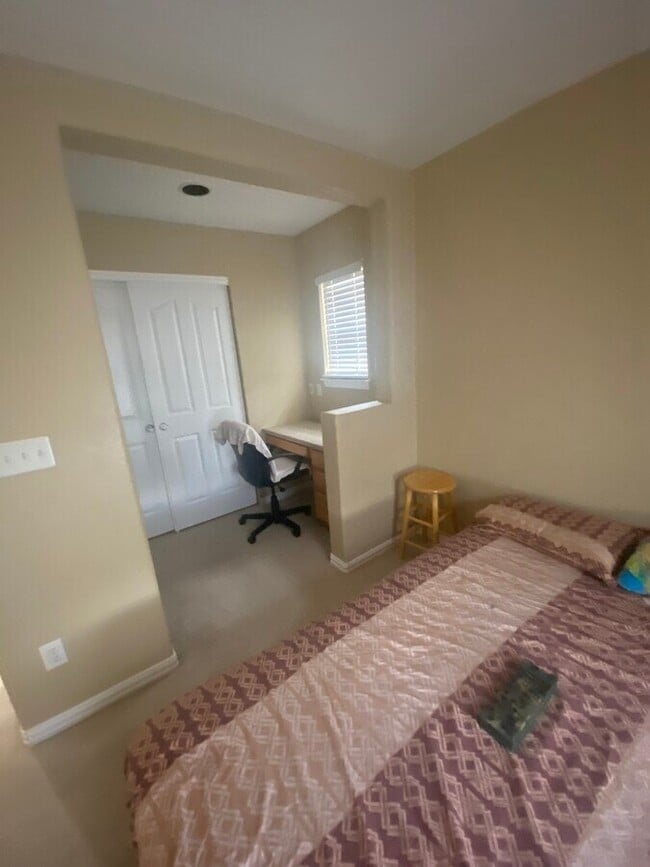 Building Photo - 10850 Trotwood Way