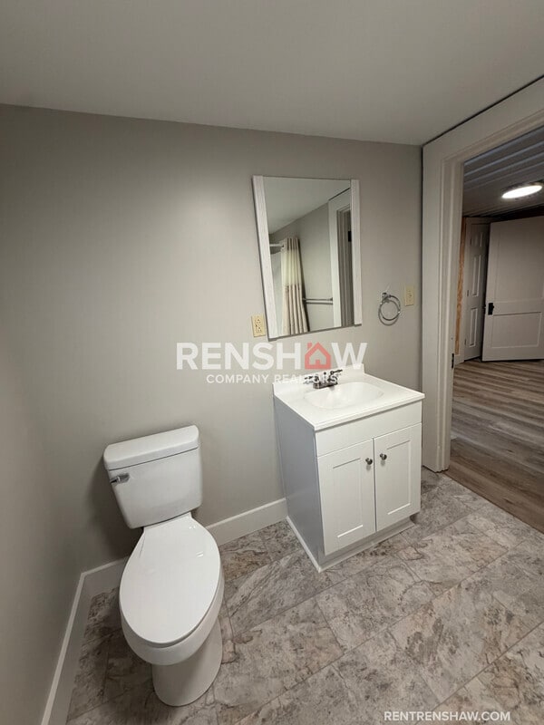 Building Photo - 123 Barham St