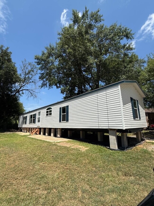 Building Photo - 10130 State Hwy 64