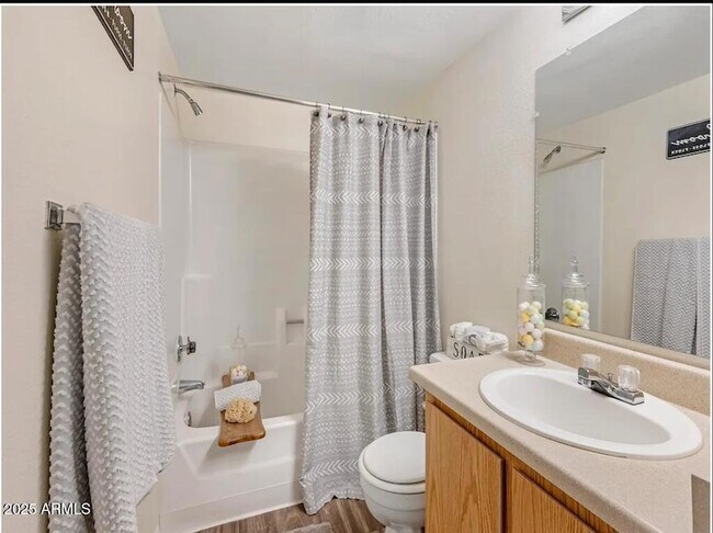 Building Photo - 5750 N 59th Ave