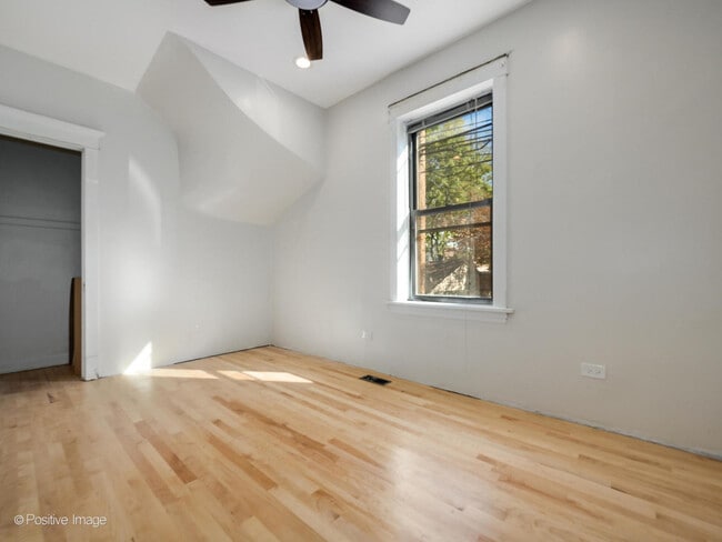 Building Photo - 2415 W Warner Ave