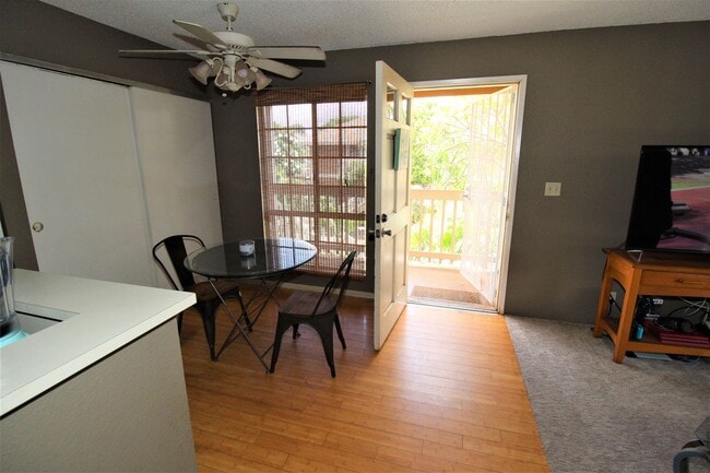 Building Photo - KIHEI VILLAGE UPPER LEVEL 2 BED / 1.5 BATH UNFURNISHED CONDO W/2 PARKING SPACES