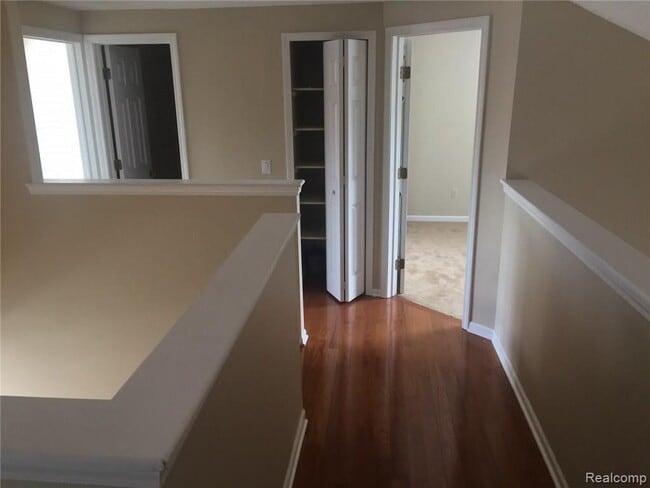 Building Photo - 3008 Primrose Dr