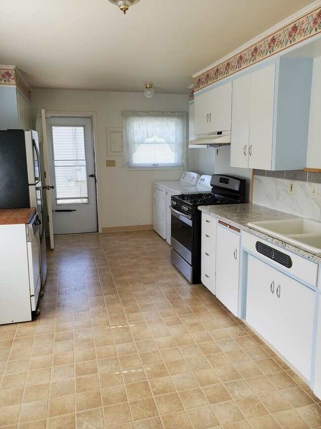 Building Photo - 3 Bedroom Home in Blaine!