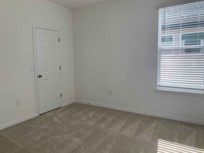 Building Photo - 10360 Austrina Oak Lp