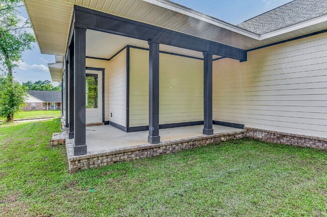 Building Photo - This luxurious new custom home in the sought-after Shadow Grove subdivision is a masterpiece of m...