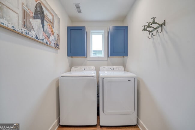 Building Photo - 305 Breakspear Ln