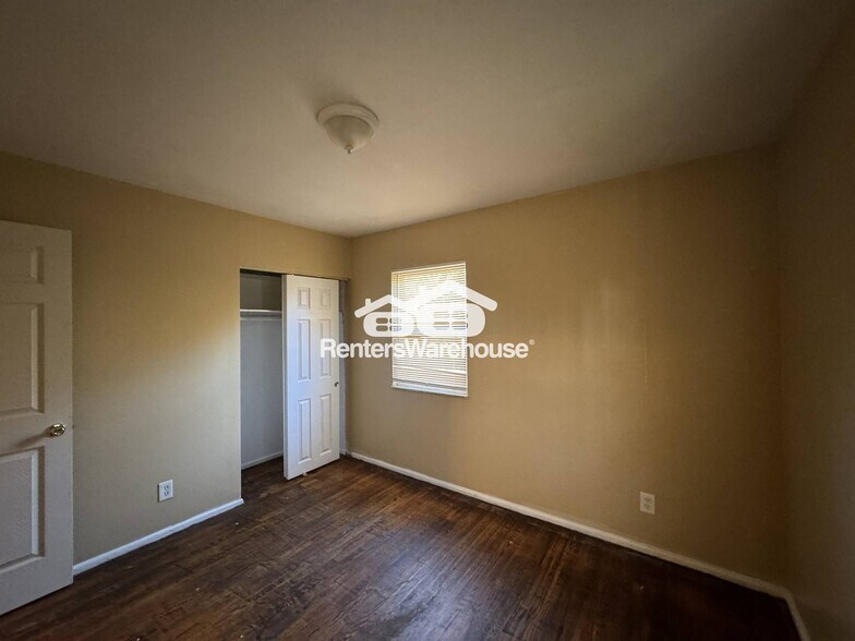 Building Photo - 10137 Cavalier Ct