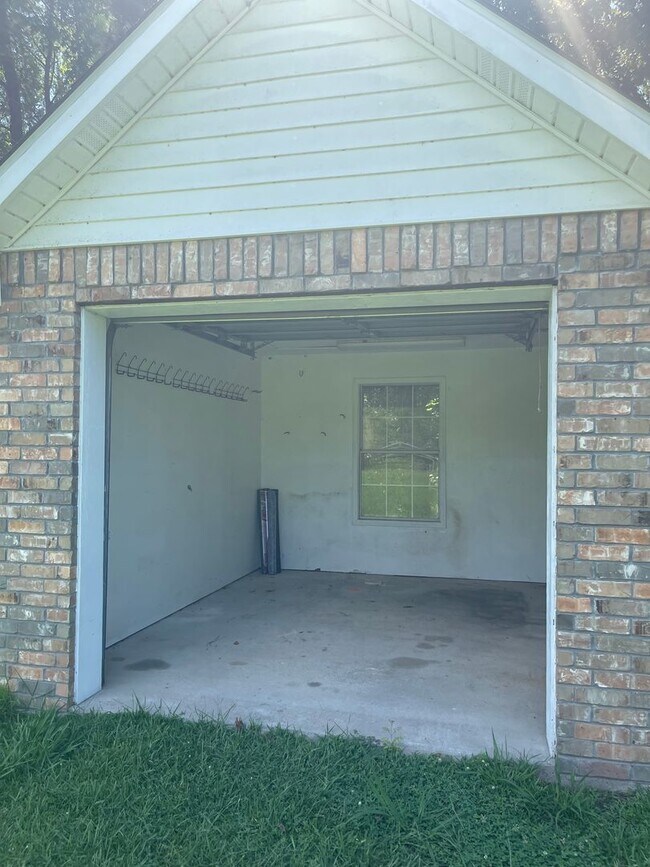 Building Photo - 304 Norwood Pt