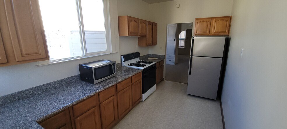 Kitchen - 3938 Mission St